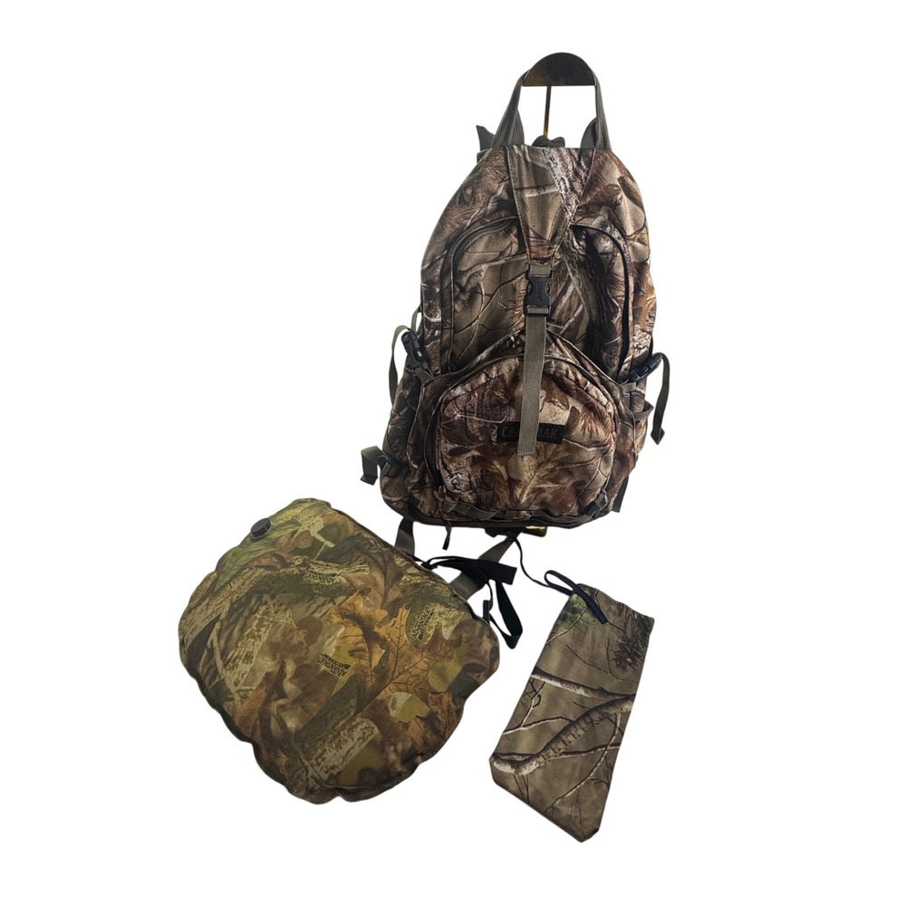 CamelBak Ranger Backpack Realtree Camo + Bunsaver Seat Cushion Set